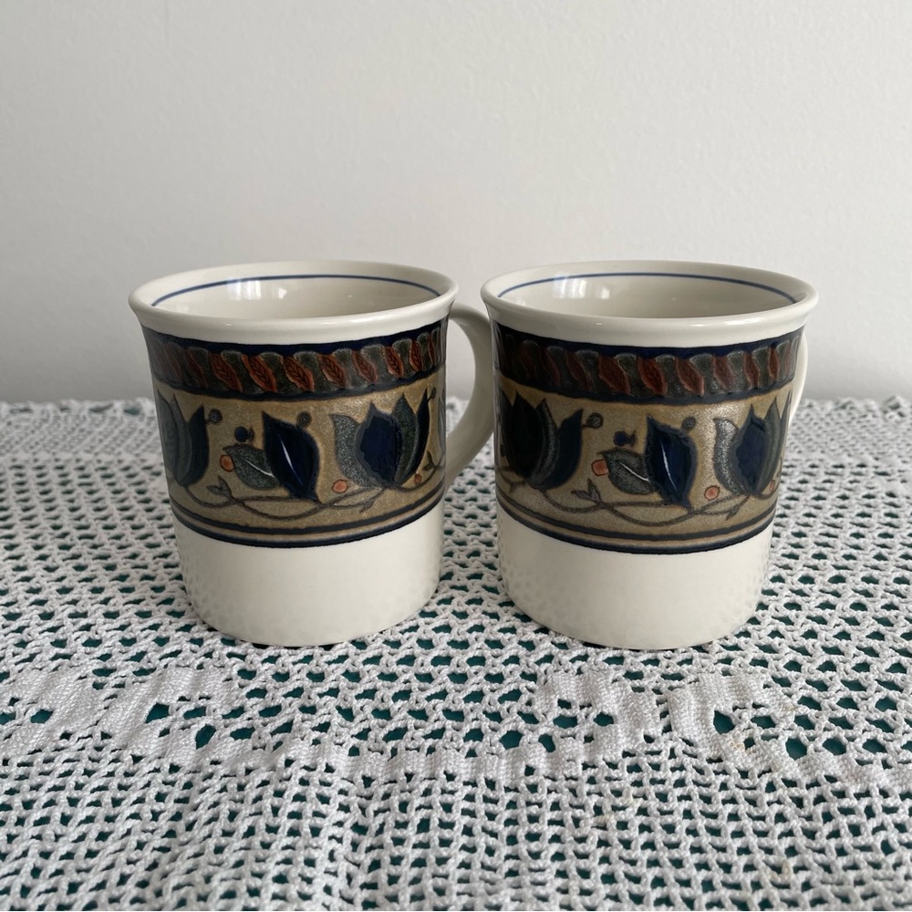 Mikasa Cream and Navy Leaf Design Mugs Arabella Collection - Picture 1 of 10